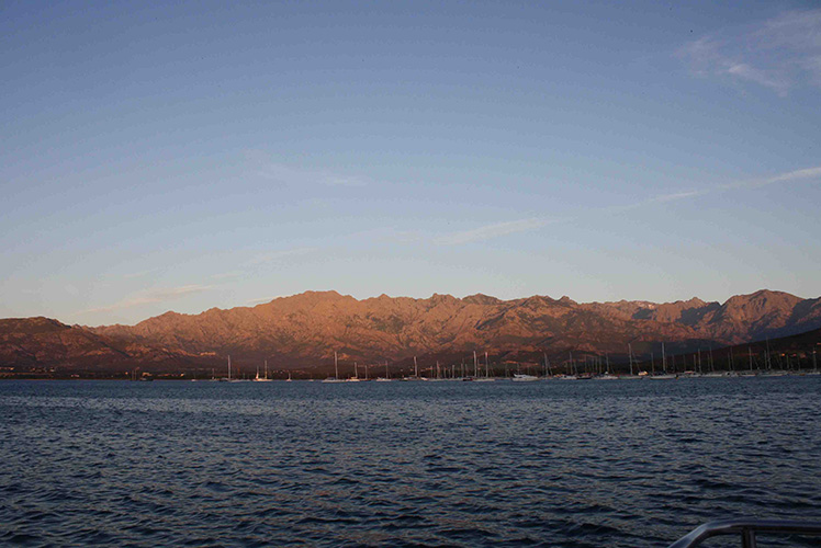 Situer Calvi en Corse : baie, littoral et territoire de Balagne - Catlante