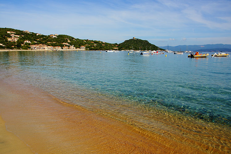 Village et plage de Campomoro : vivre au bord de la baie